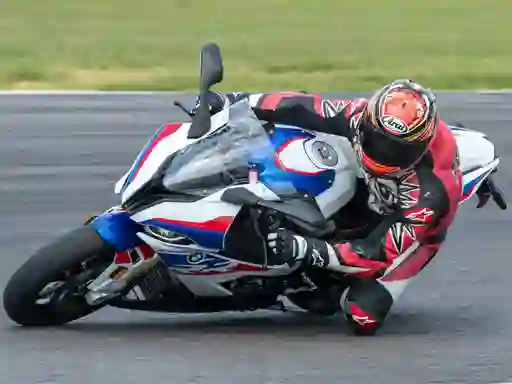 BMW S1000RR — nemokamas žaidimas internete
